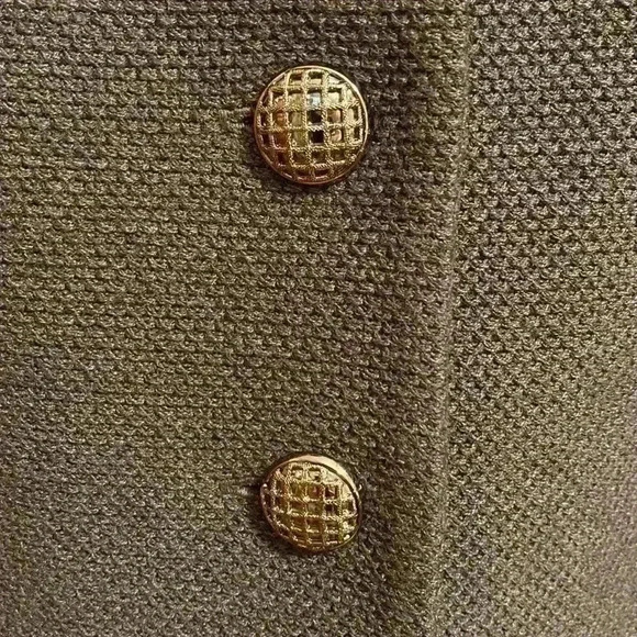 Woman’s Gray 2 Piece Sheath Style Dress Suit Unbranded in Size 10-12. - Picture 6 of 16